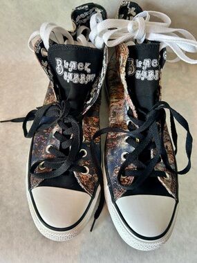 Rare,  Ozzie Converse Tennis Shoes - Size Men’s 11.5, Women’s Size 9.5. 143185F